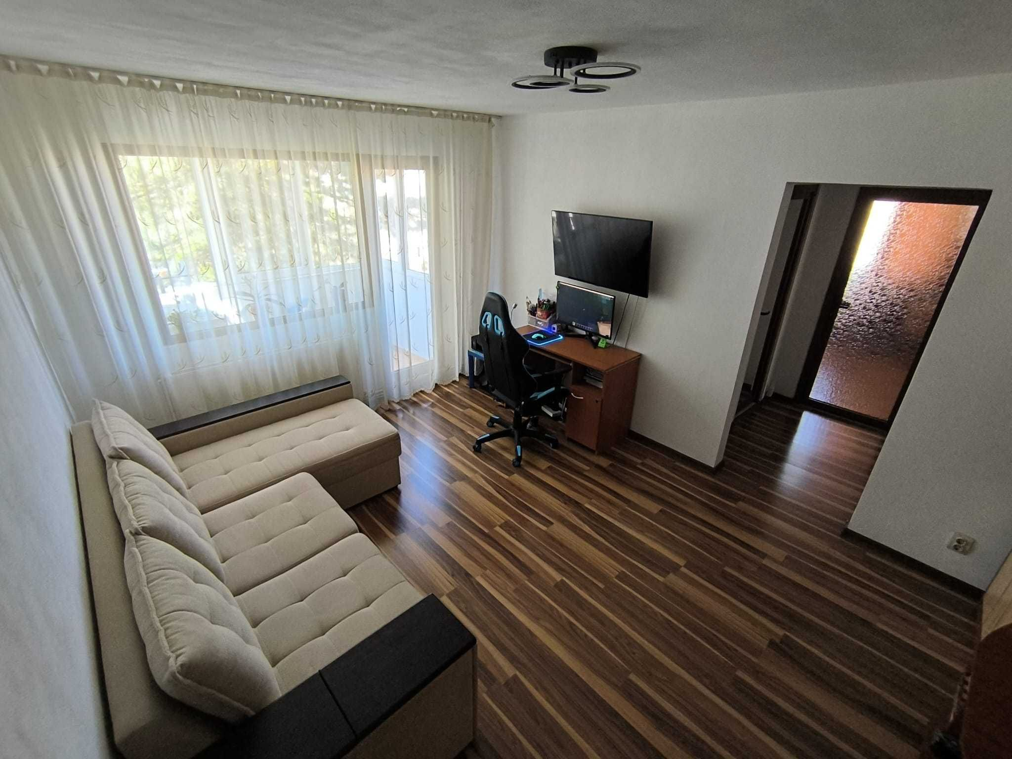 Apartament 2 camere confort 1 etaj intermediar Gemenii