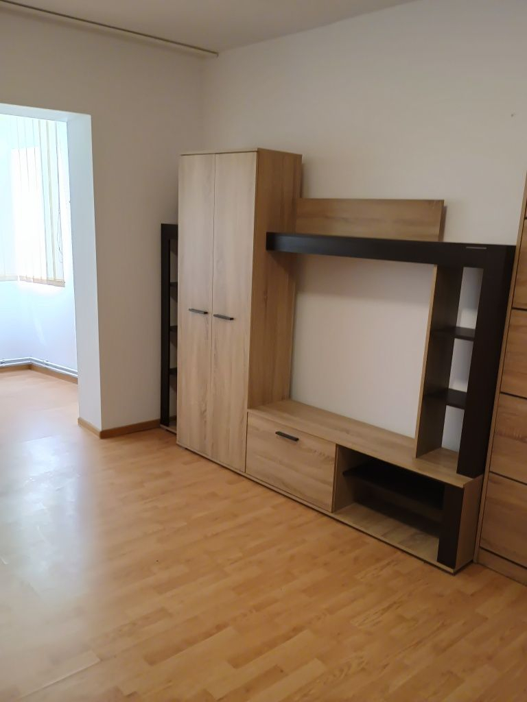 Apartament 2 camere decomandat zona Grivitei