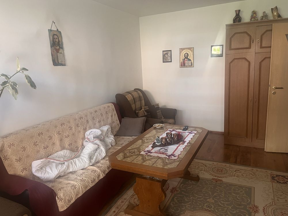 Apartament 3 camere decomandat etajul 2 Racadau