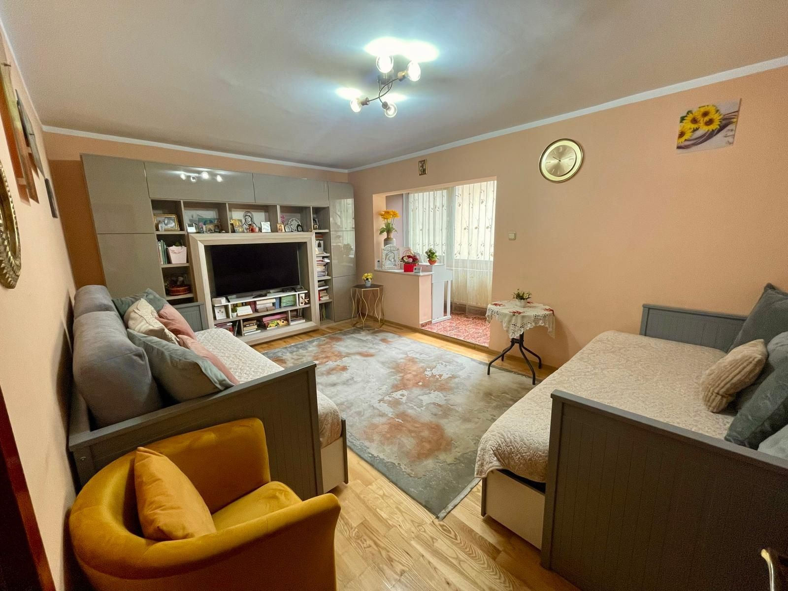 Apartament 4 camere decomandat etajul 2 Racadau- Carpatilor