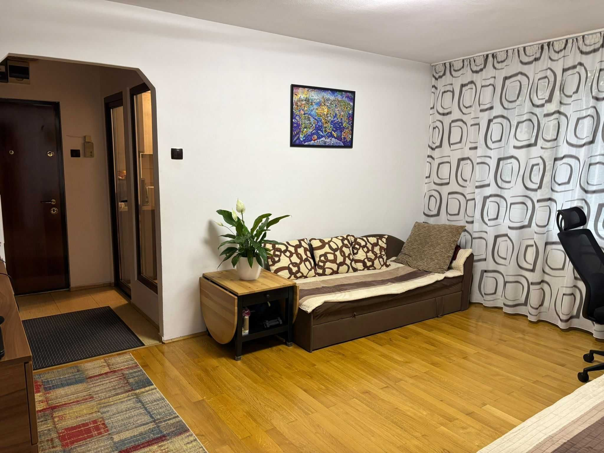 Apartament 4 camere etajul 1 Centrul Civic
