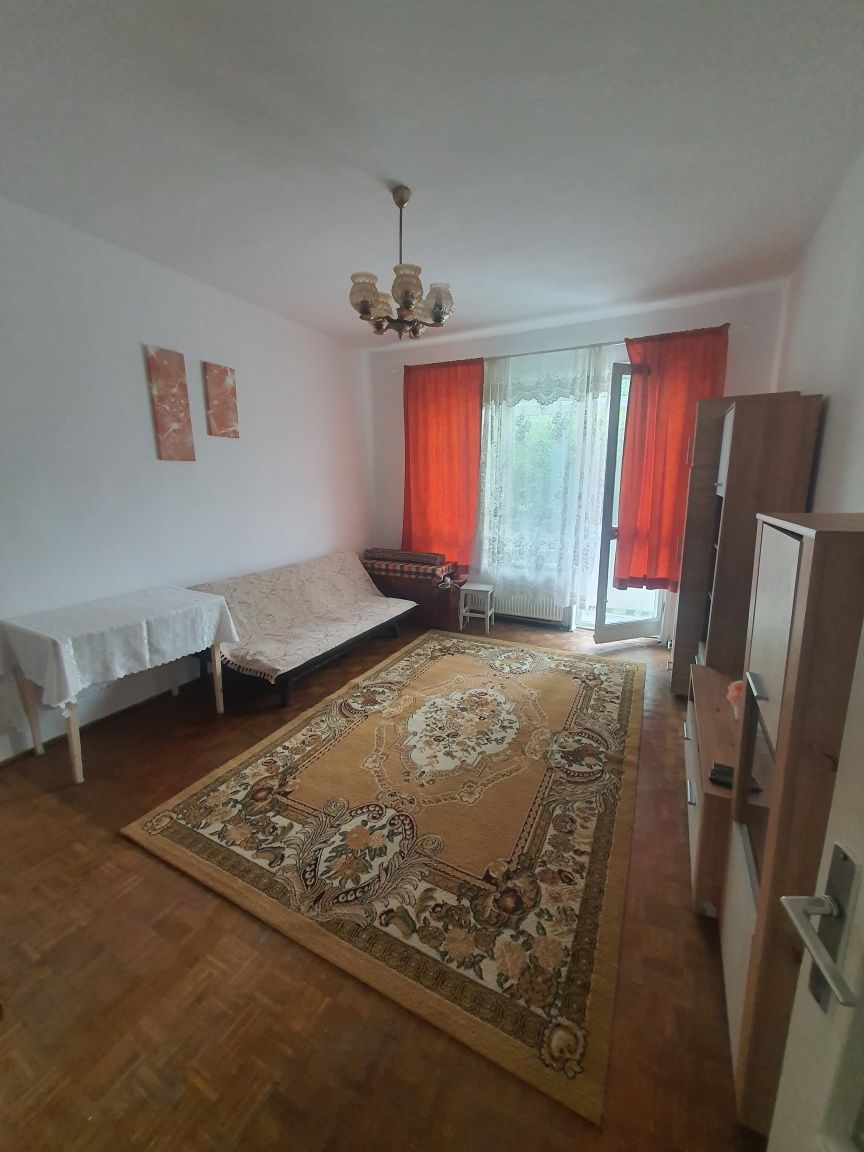 Apartament 2 camere decomandat etajul 1 Tractorul
