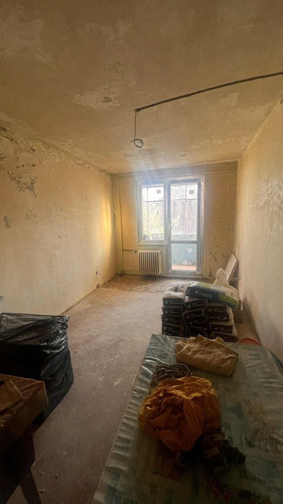 Garsoniera zona Astra