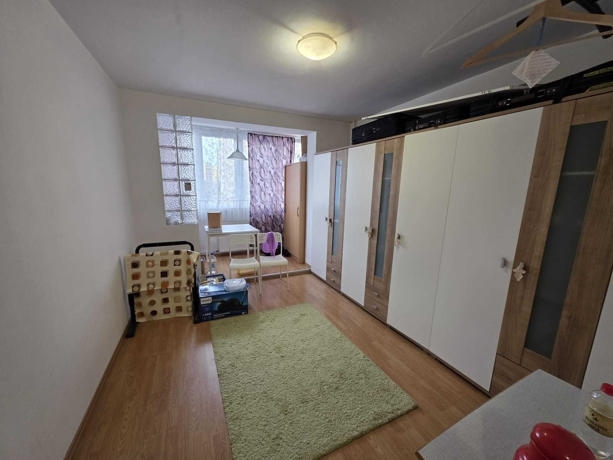 Apartament 3 camere etajul 2 Calea Bucuresti