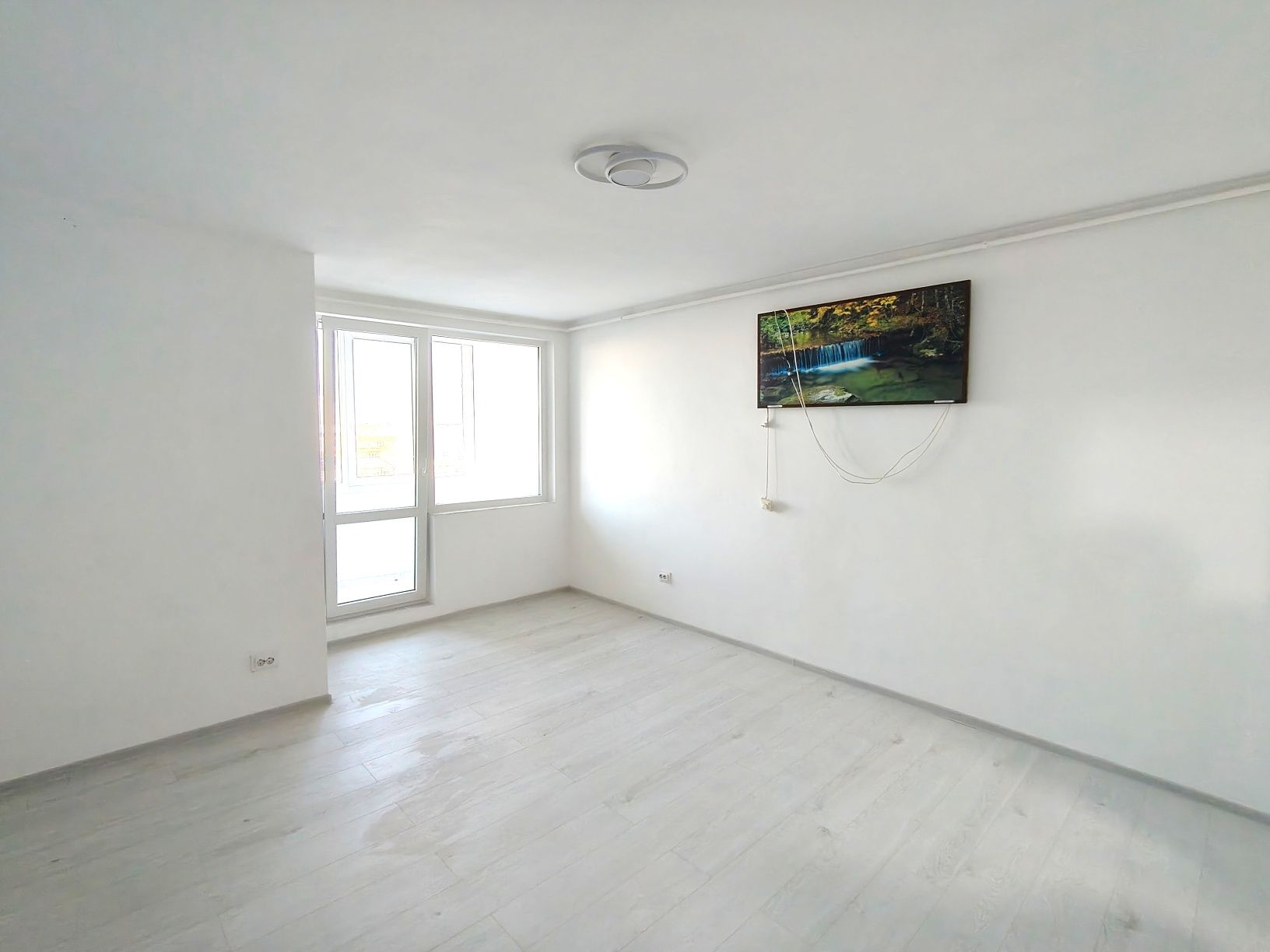 Garsoniera renovata zona Noua