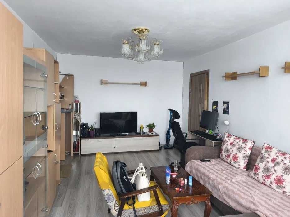 Apartament 2 camere etaj intermediar