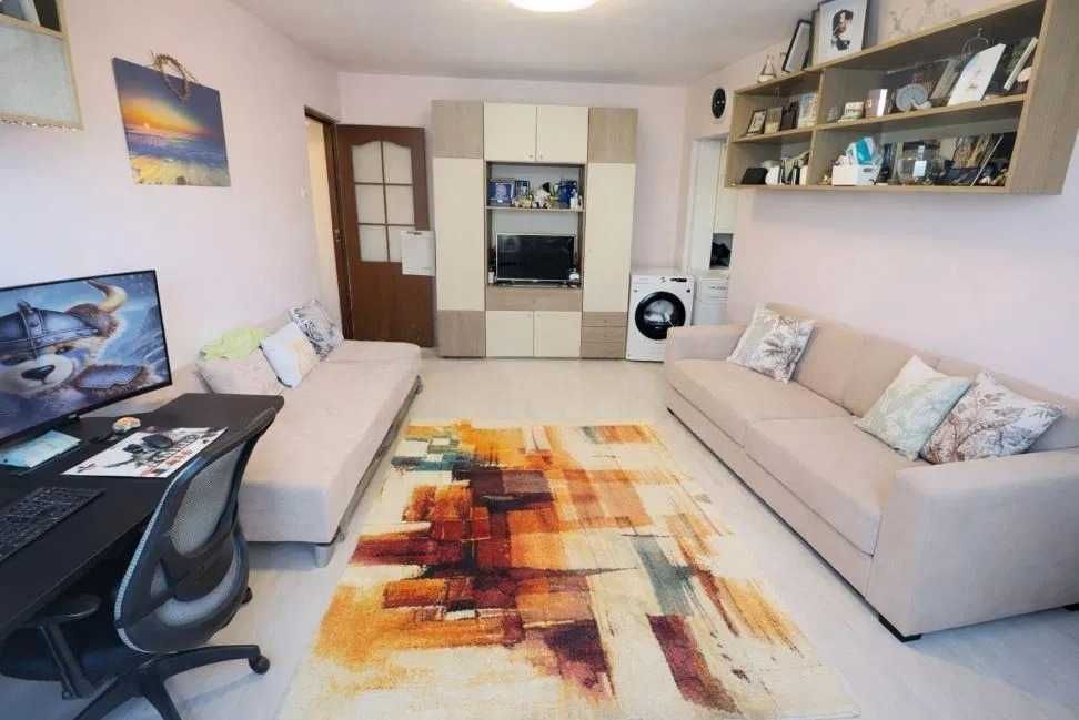 Apartament 3 camere decomandat zona Astra, etaj 1