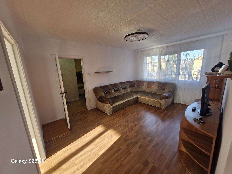 Apartament 3 camere etajul 2 zona Astra