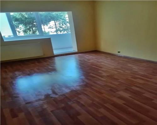 Apartament 3 camere decomandat etajul 1 Judetean