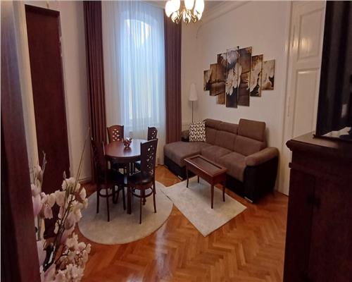 Apartament 3 camere etajul 1 Centrul Istoric