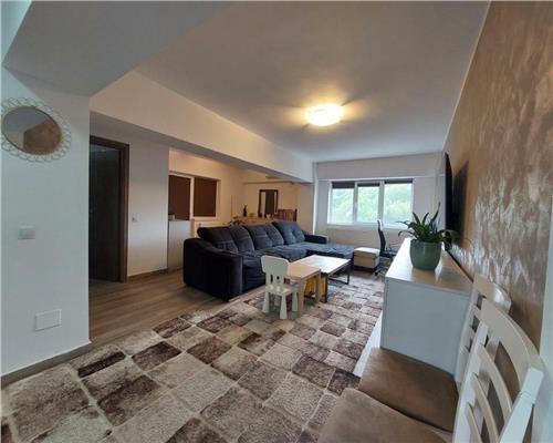 Apartament 3 camere decomandat Centrul Civic