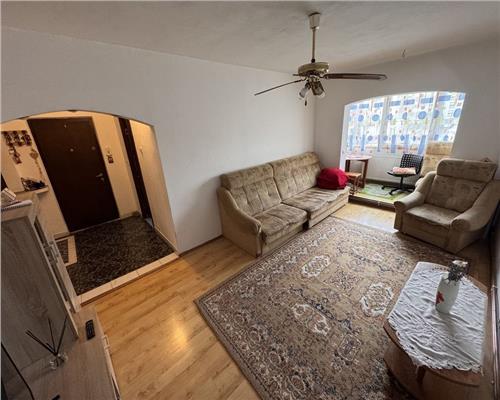 Apartament 4 camere decomandat etajul 1 Judetean- Carpatilor