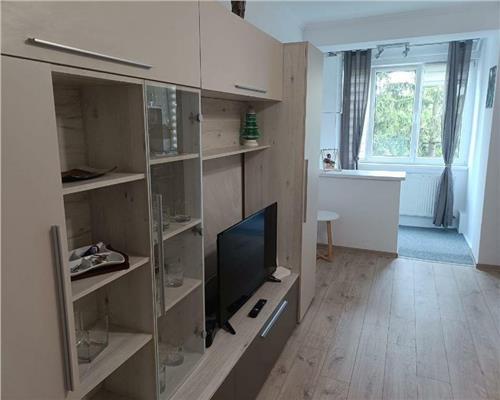 Garsoniera etaj intermediar zona Astra