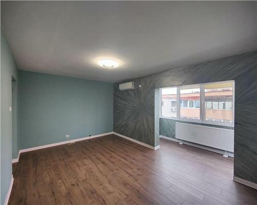 Apartament 2 camere decomandat renovat zona Carpatilor