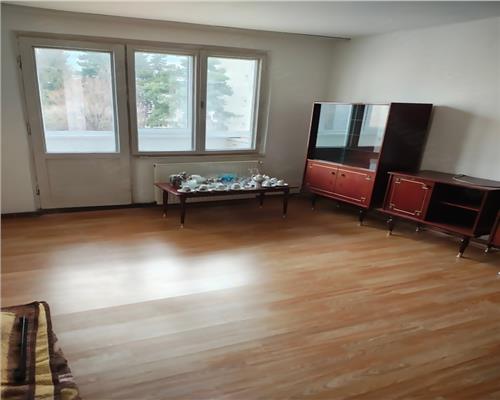 Apartament 4 camere decomandta etajul 2 Tractorul