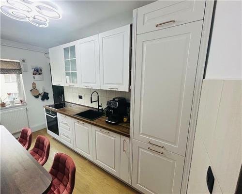 Apartament 3 camere decomandat, 2 bai, zona Vlahuta- Harmanului