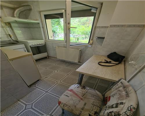 Garsoniera decomandata, bloc de apartamente Racadau