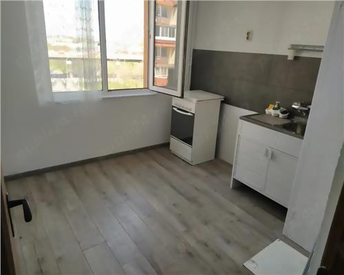 Garsoniera decomandata zona Astra