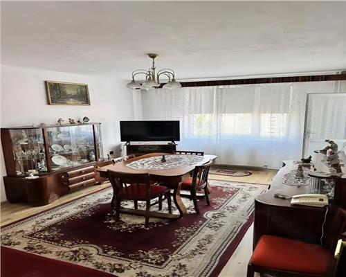 Apartament 2 camere etaj intermediar zona Noua
