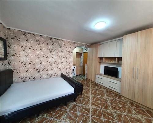 Garsoniera zona Centrul Civic- Toamnei