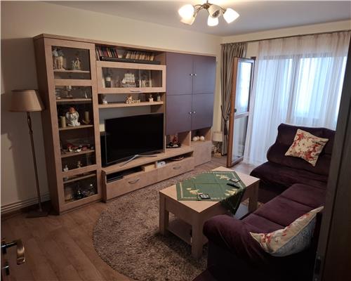 Apartament 3 camere etaj intermediar Tractorul