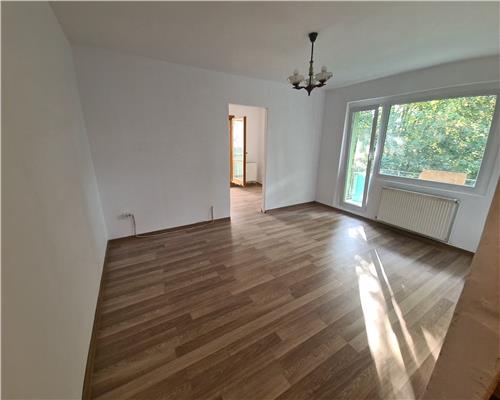 Apartament 3 camere etaj intermediar Astra- Zorilor