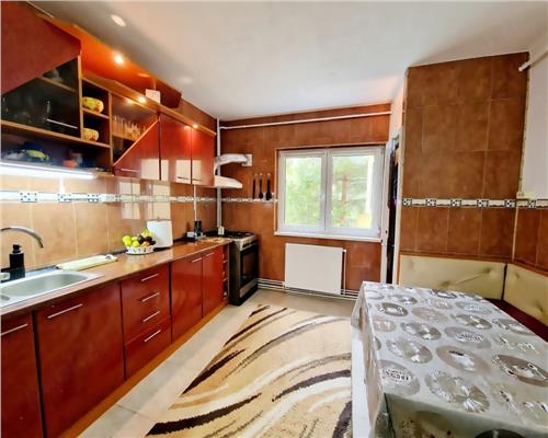 Apartament 3 camere decomandat etajul 1 Racadau