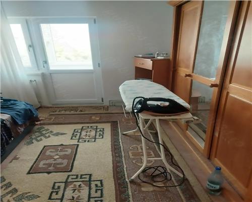 Apartament 3 camere etaj intermediar zona Noua