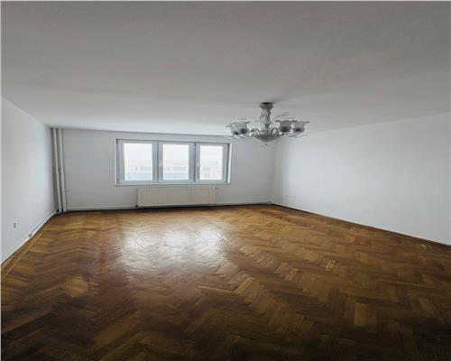 Apartament 3 camere decomandat Calea Bucuresti