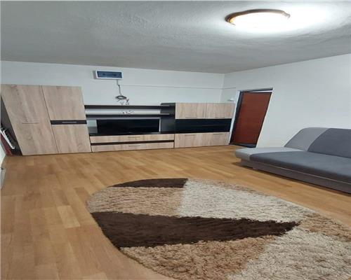 Garsoniera etaj intermediar zona Astra