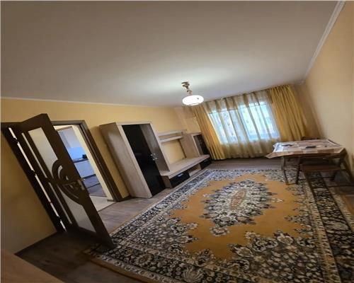 Garsoniera decomandata zona Astra