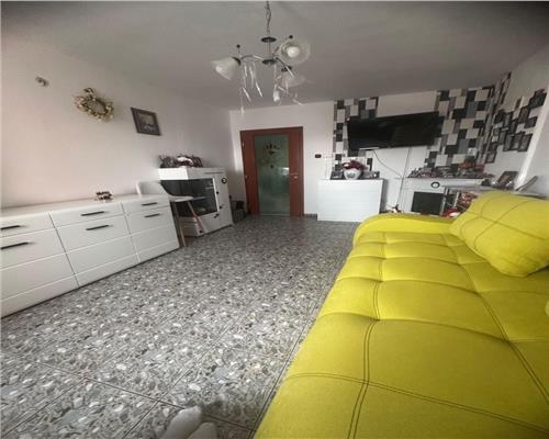 Apartament 3 camere etaj intermediar Calea Bucuresti, Brasov