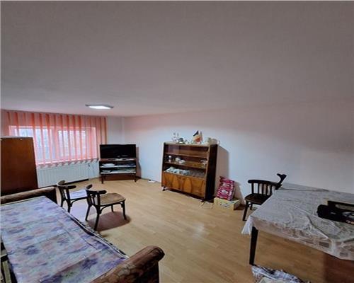 Apartament 3 camere intrare Racadau- Carpatilor