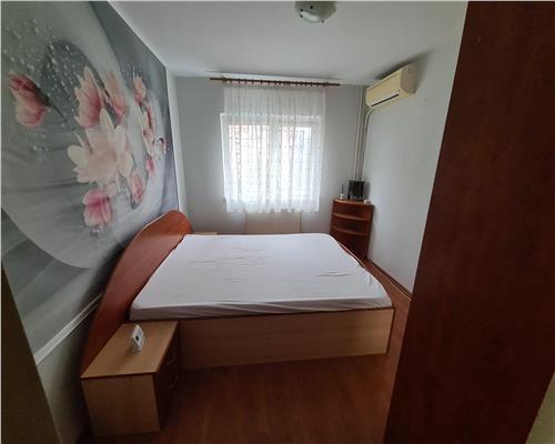 Apartament 3 camere decomandat, etaj intermediar Astra-Carpatilor