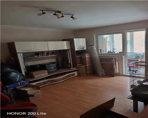 Apartament 3 camere decomandat etajul 1